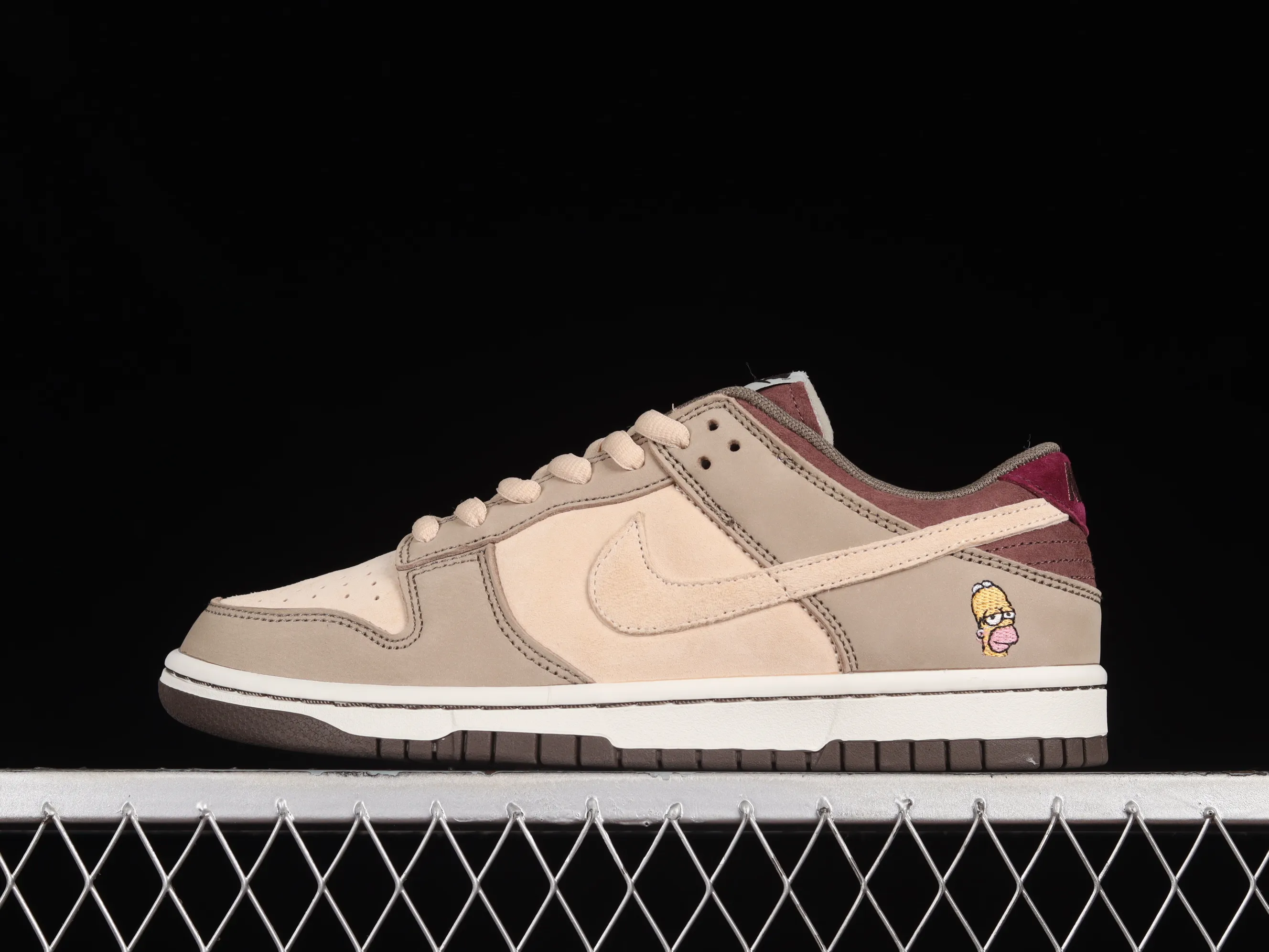 All Categories Nk SB Dunk Series Nk SB Dunk Low Low-top sneakers Otomo Katsuhiro x Nk SB Dunk Low "Steamboy OST" Creative customization collaboration Otomo Katsuhiro joint SB low-top sports and leisure sneakers LF0039-030